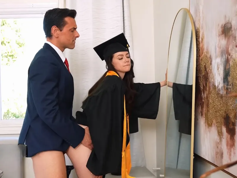 Cha dượng doggy cô bé sữa đặc rớt đầy sàn